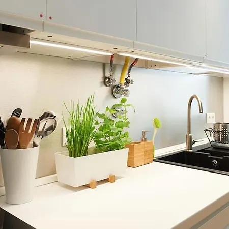 1 Min To The - Perfect For 6 Guests Appartement *