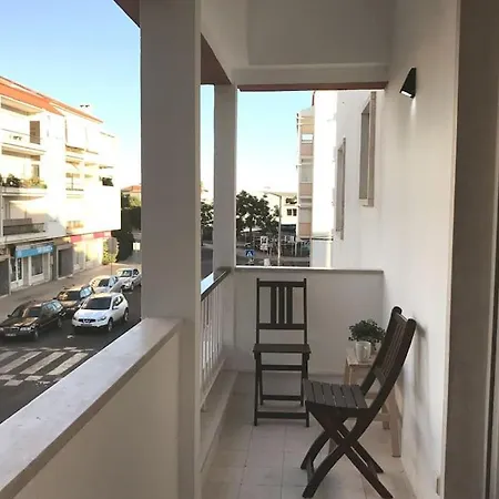 1 Min To The - Perfect For 6 Guests Carcavelos (Lisbon)