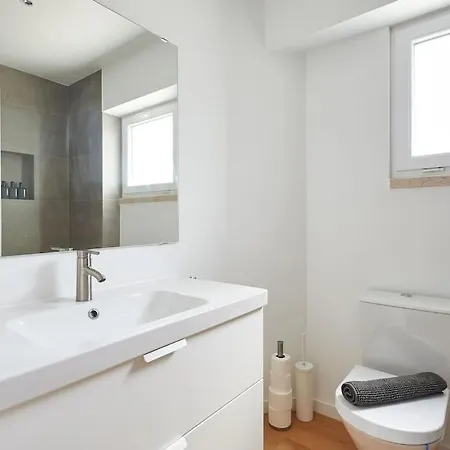 1 Min To The - Perfect For 6 Guests Appartement