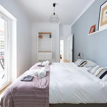 1 Min To The - Perfect For 6 Guests Carcavelos (Lisbon)